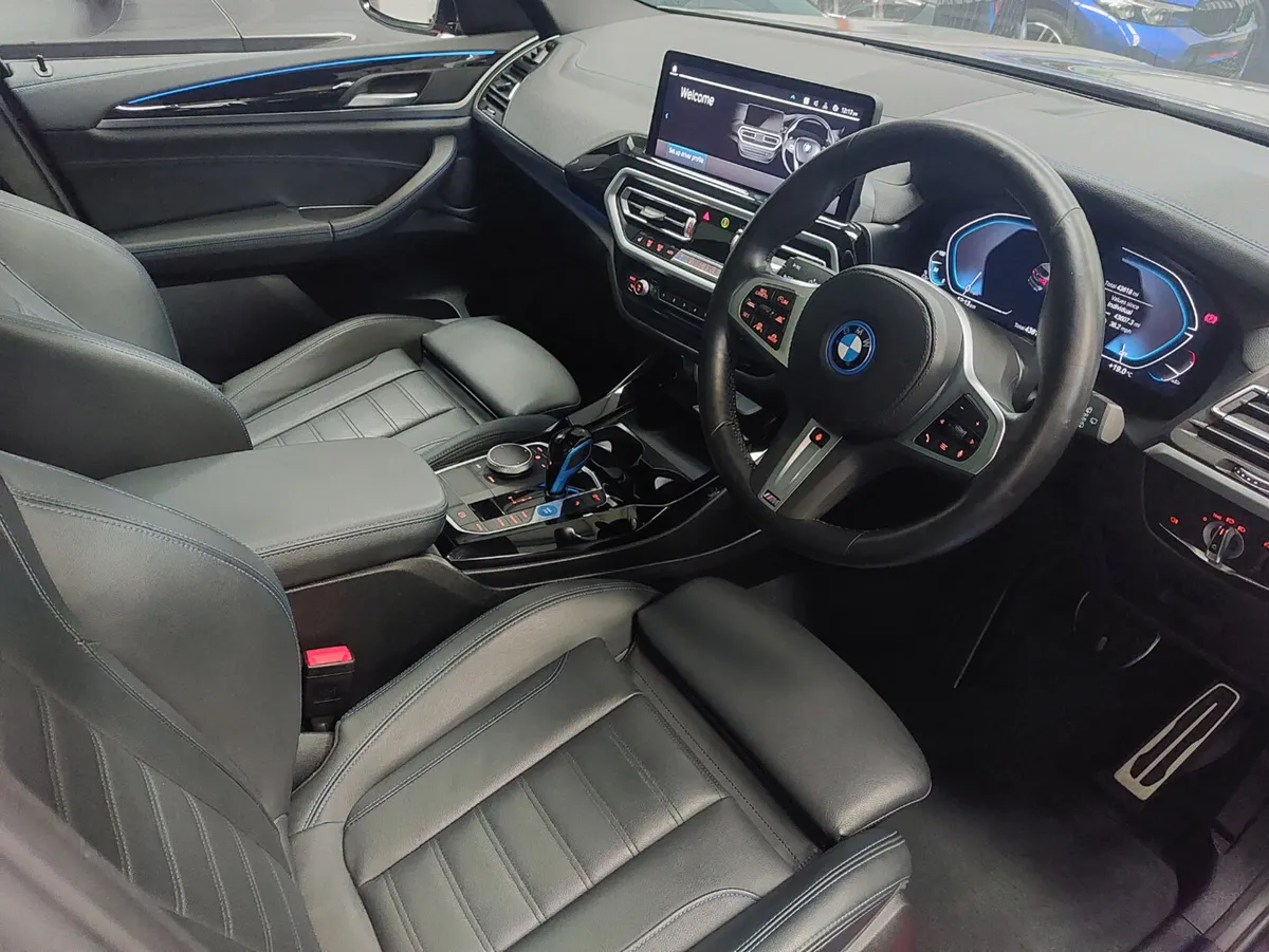 2023 iX3 M SPORT ( NEW MODEL ) PANORAMIC  SUNROOF - Image 4