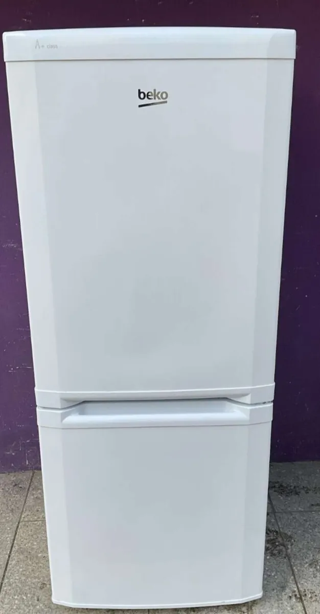 50 / 50 fridge freezer - Image 1