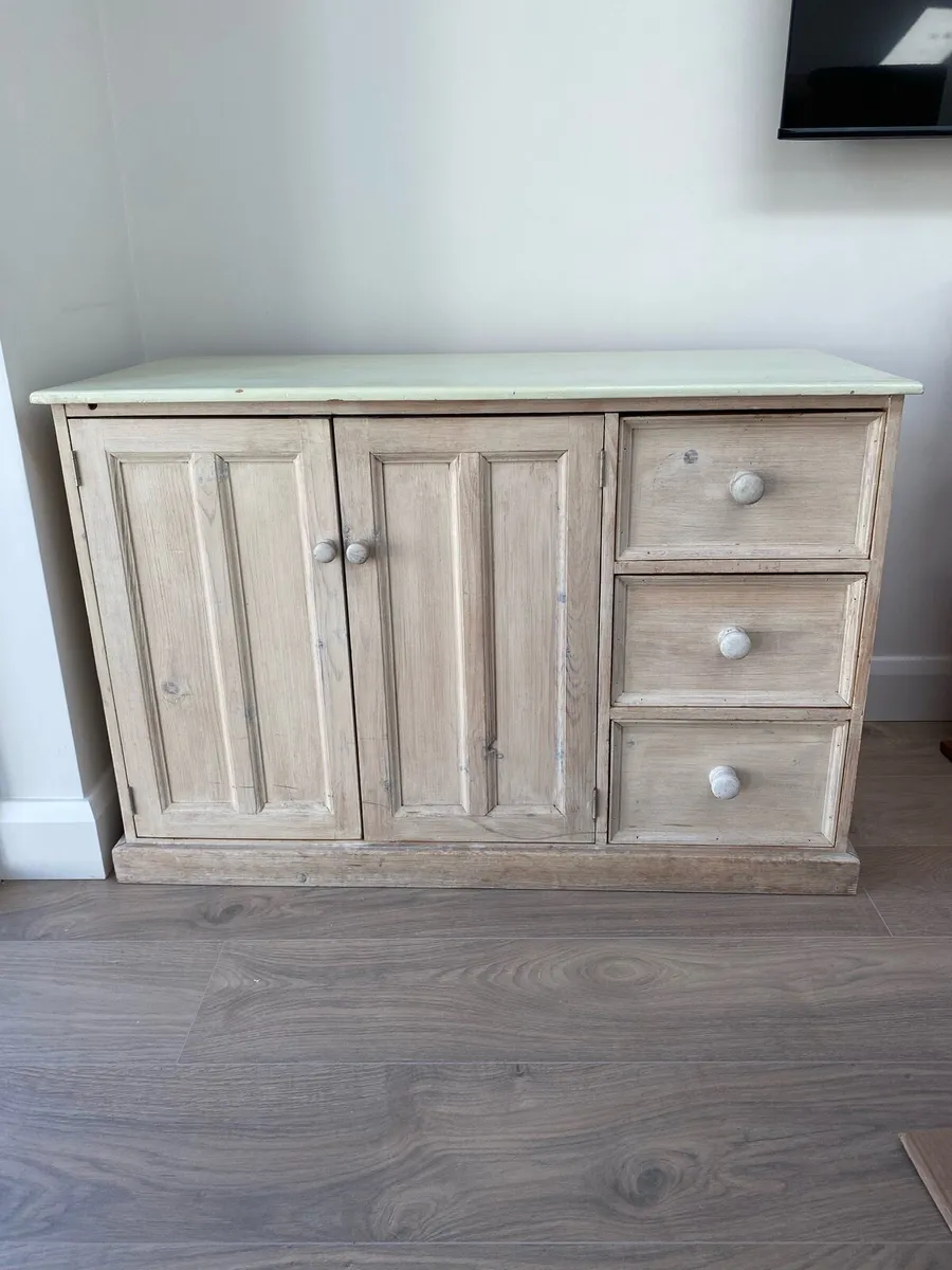 Linen press cabinet - Image 1