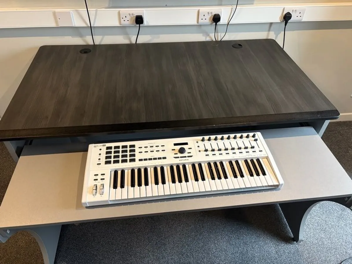 ZAOR Miza Z Flex Studio Desk - Image 2