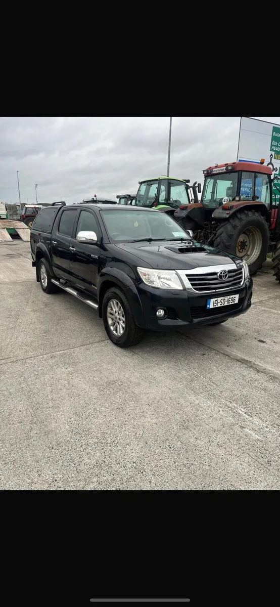 Toyota Hilux 2015 - Image 1