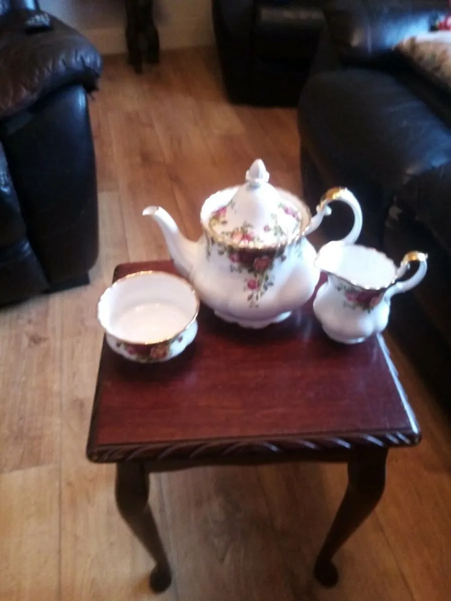 Old country rose - Image 2