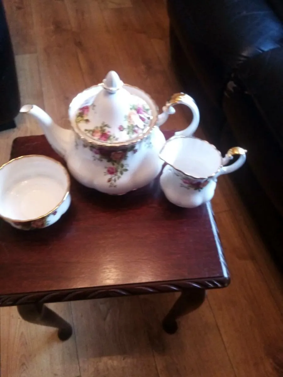 Old country rose - Image 4