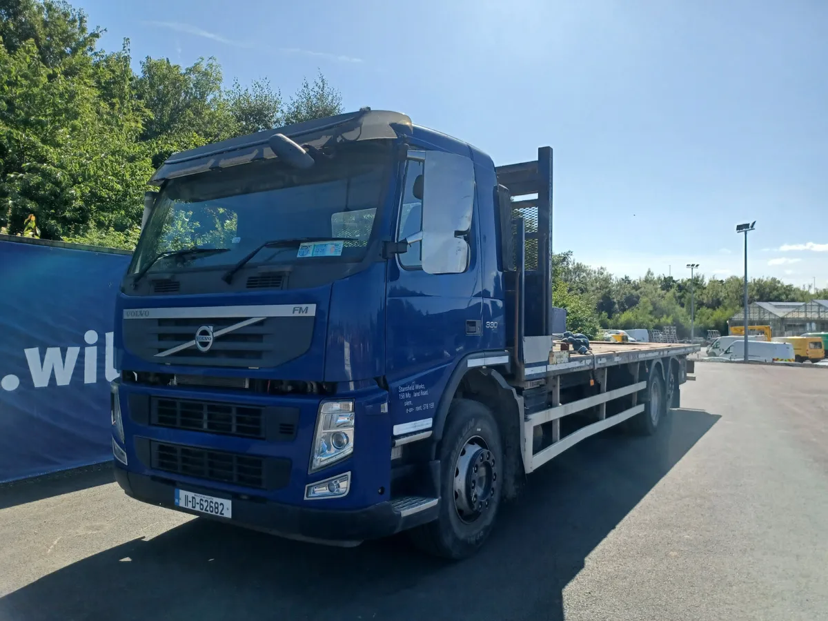 2011 Volvo FM Fm330 2 DR Auto Truck For Auction - Image 1