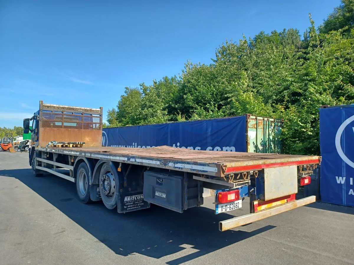 2011 Volvo FM Fm330 2 DR Auto Truck For Auction - Image 4