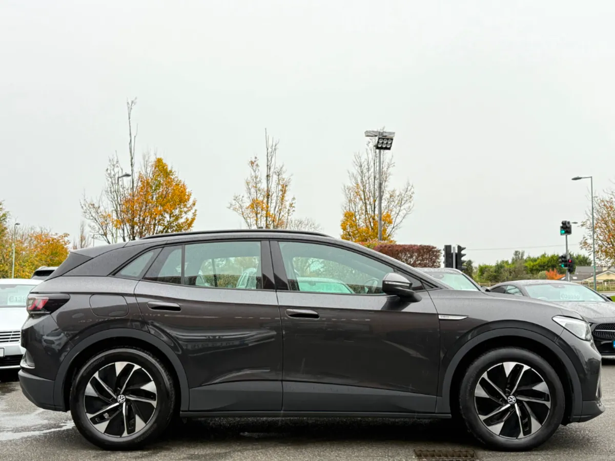 Volkswagen ID.4 PRO 128 KW Life 77KWH *LOW KMS* - Image 4