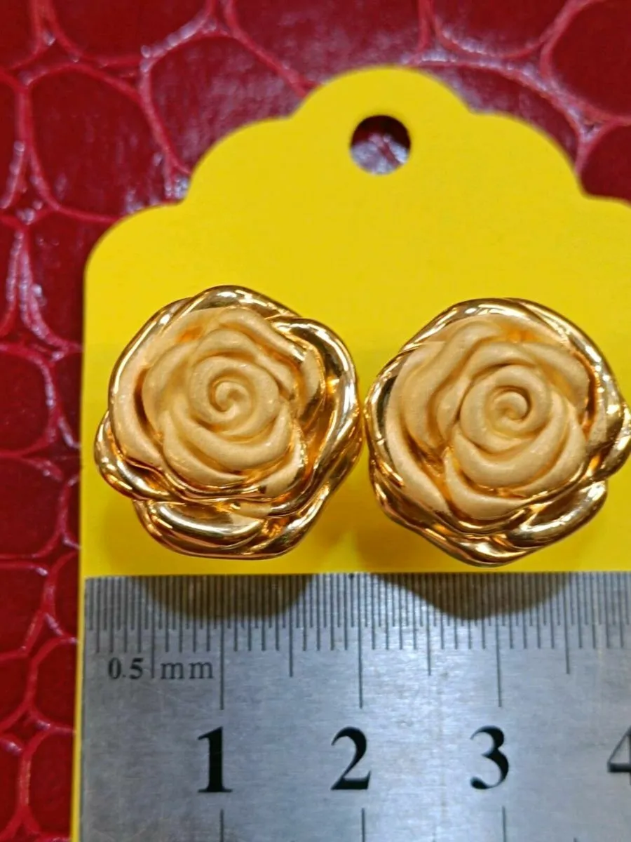 18k Yellow Gold, Rose flower Earrings - Image 2