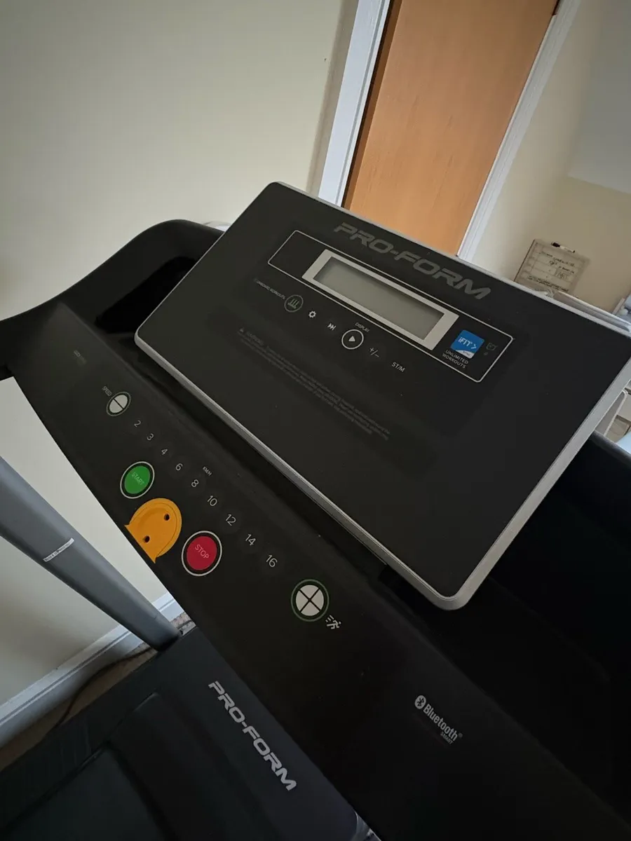 ProForm CST 205 Treadmill – like new - Image 3