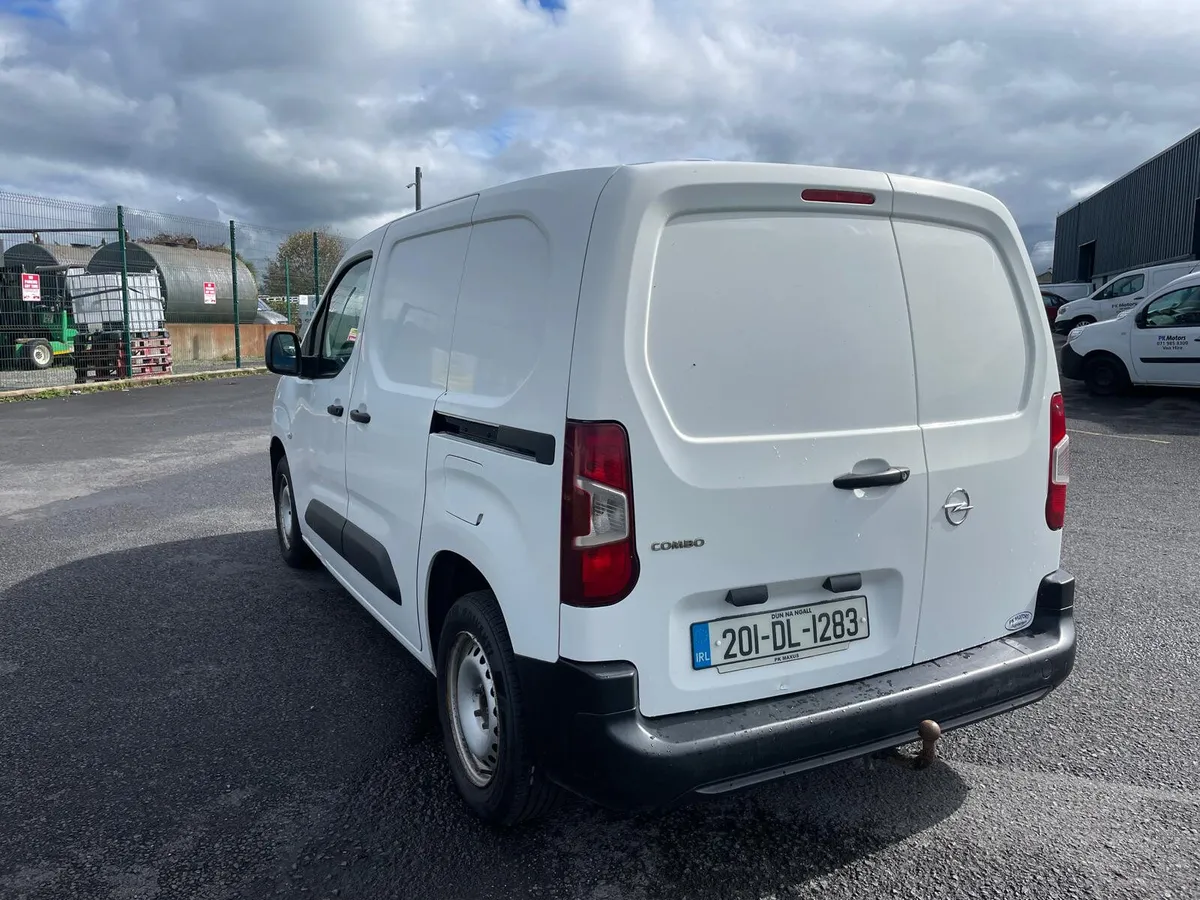 Opel Combo 2020 - Image 2