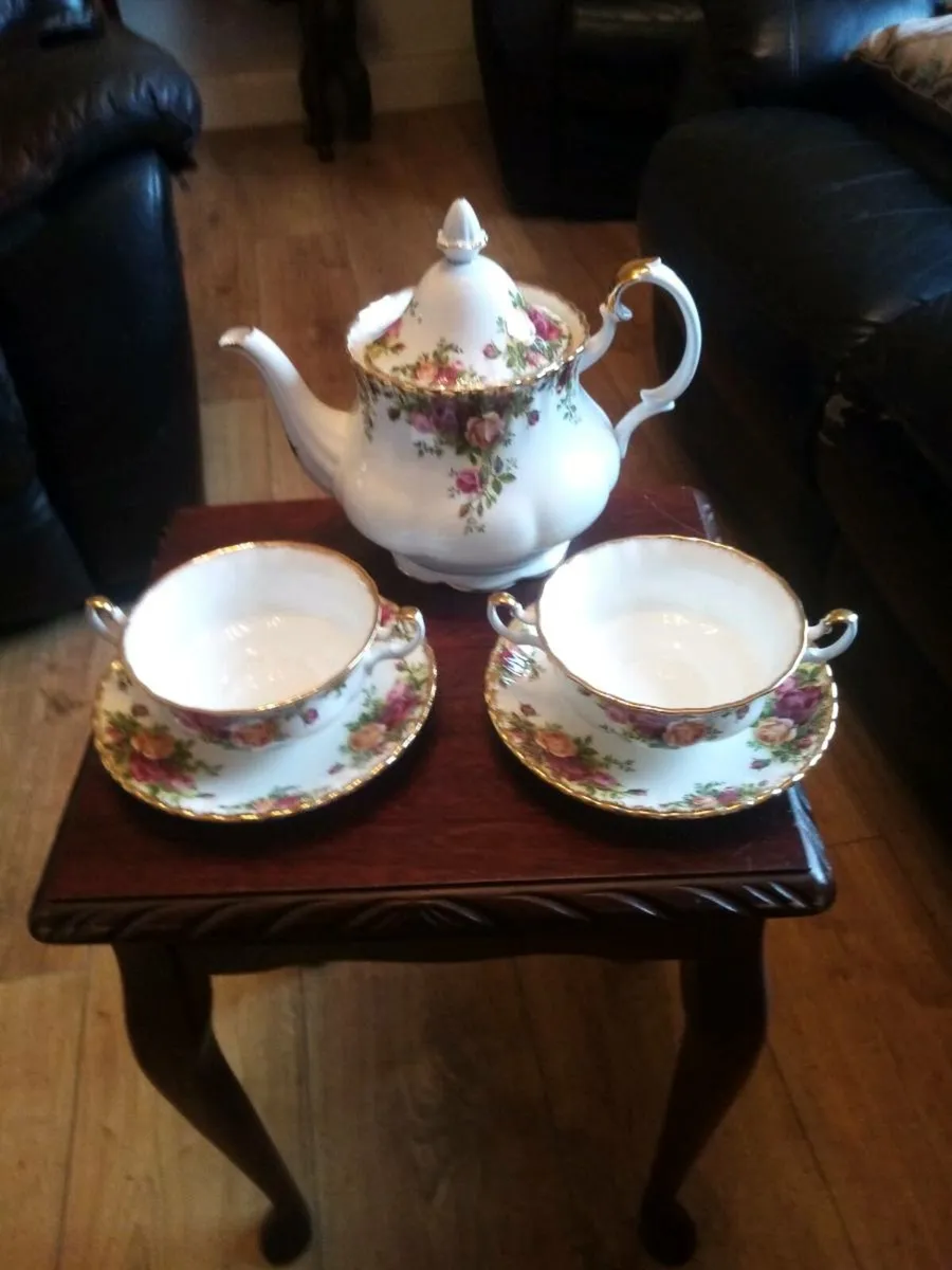 Old country rose - Image 1