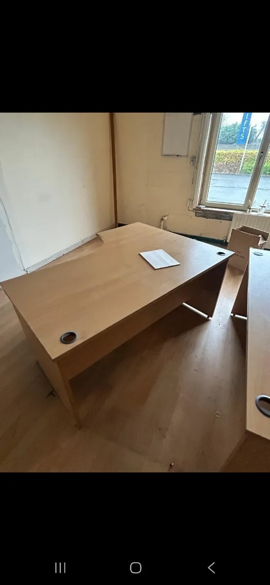 Office desk - Image 2