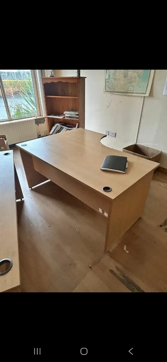 Office desk - Image 3