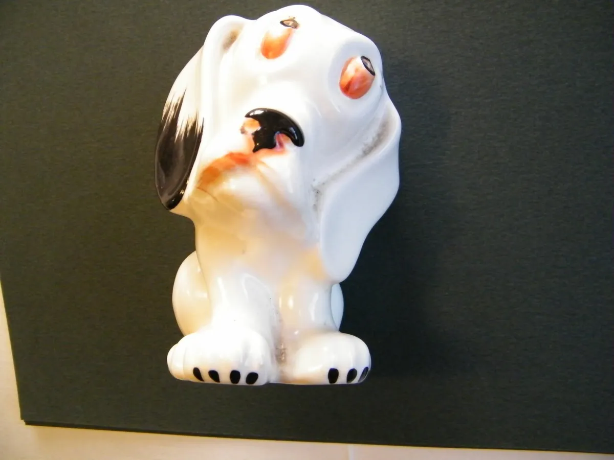 Crown Devon Desmond sad dog. - Image 3