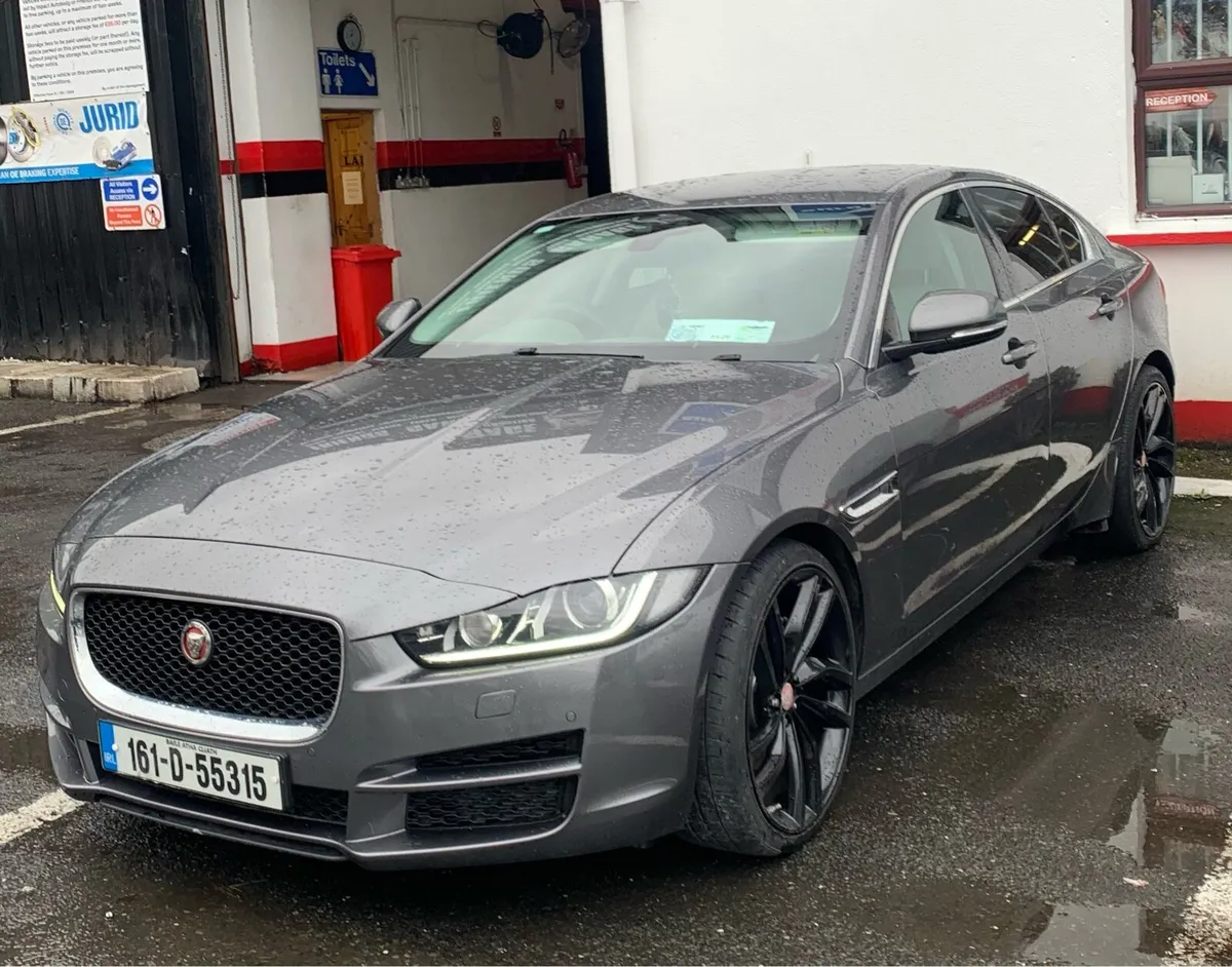 Jaguar XE AUTOMATIC 2016 TURNS OVER WONT START - Image 1