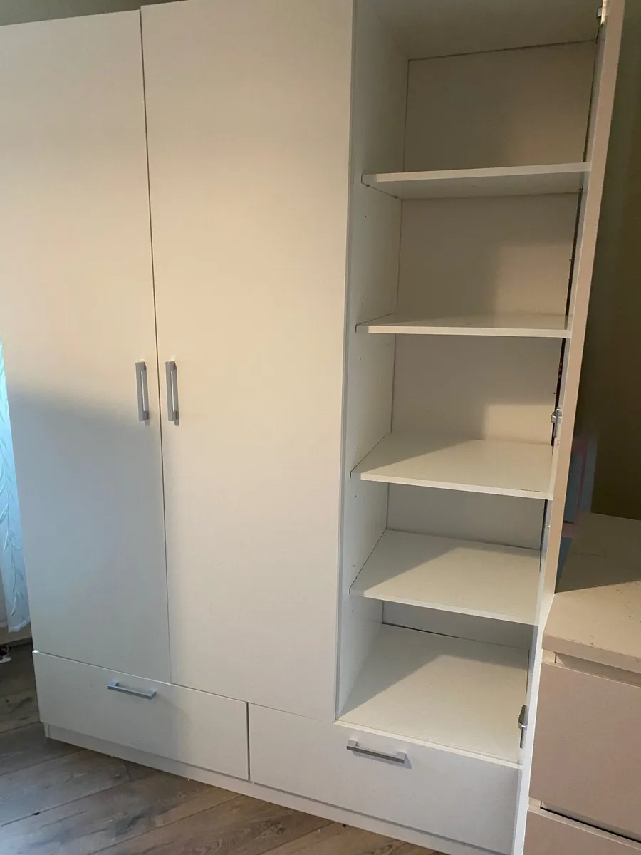 Wardrobe + chest of drawers - Image 3