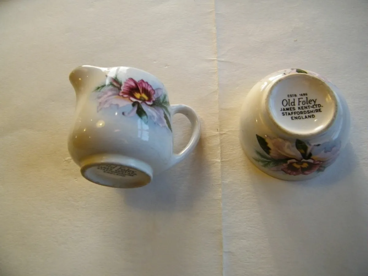 Old Foley miniature sugar bowl and milk jug. - Image 1