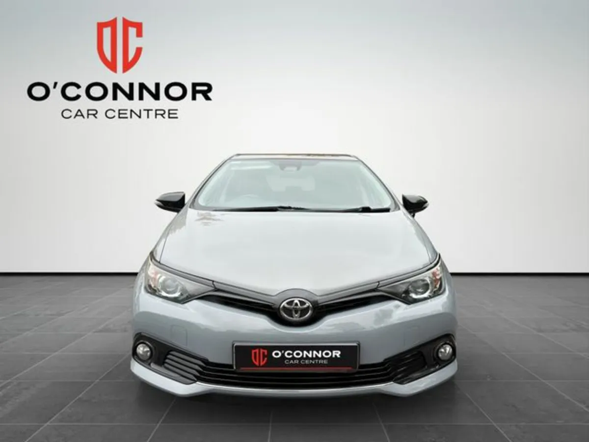 Toyota Auris “Stylish Enough for the Weekend, Sens - Image 3