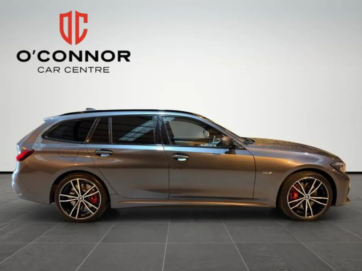 BMW 3-Series “Drive smarter, look sharper – 330e M - Image 3