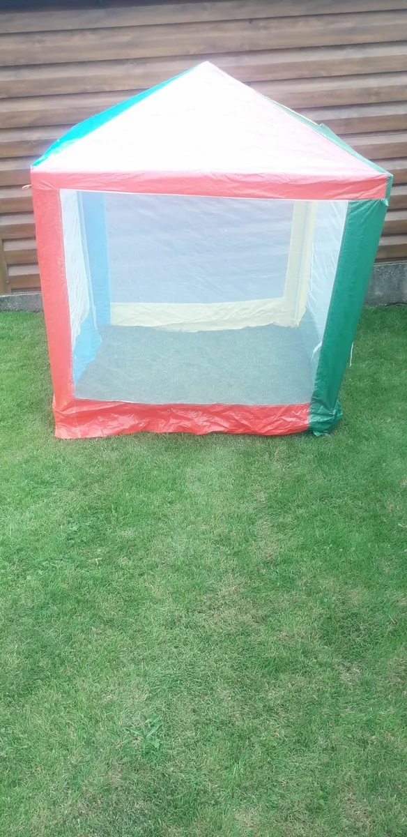Kids Gazebos 2 for €20 - Image 1