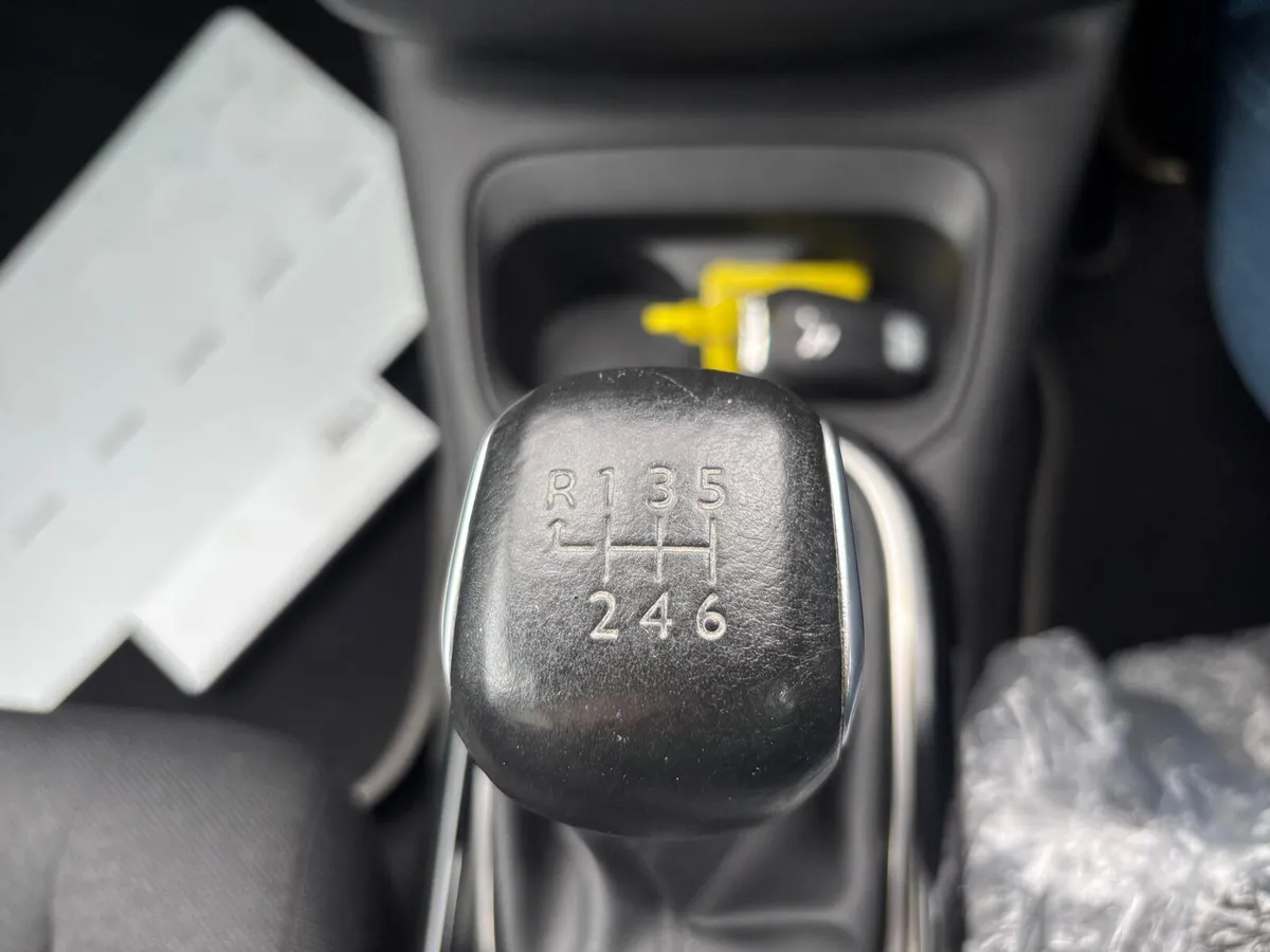 Citroen C4 CACTUS  LOW  MILEAGE  DIESEL - Image 4