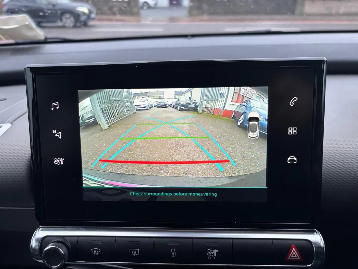 Citroen C4 CACTUS  LOW  MILEAGE  DIESEL - Image 3