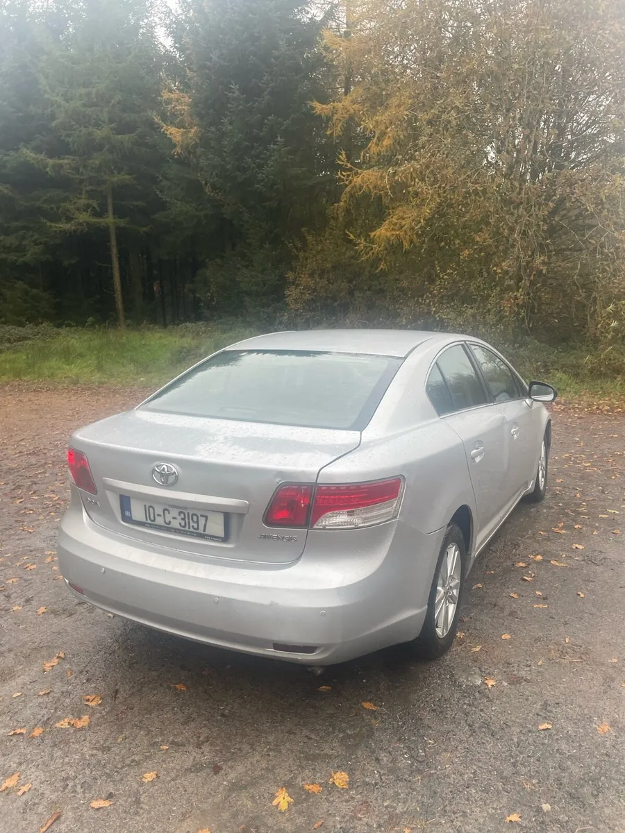 Toyota avensis for sale 2.0 Diesal - Image 3