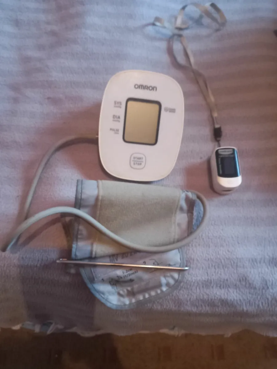 Blood pressure monitor. Oximeter for sale - Image 1