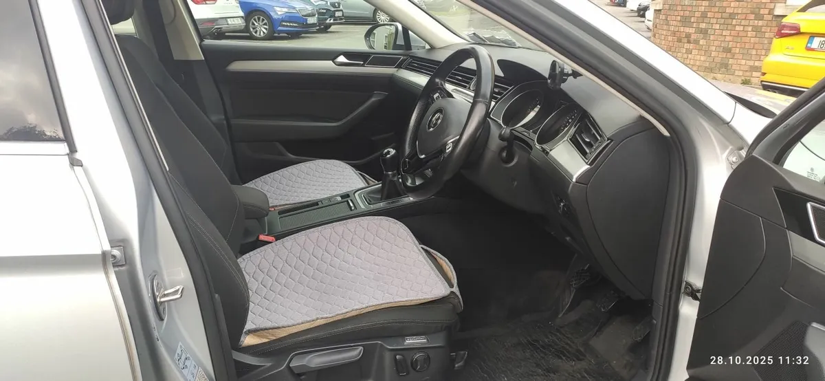 Volkswagen Passat 2015 - Image 3