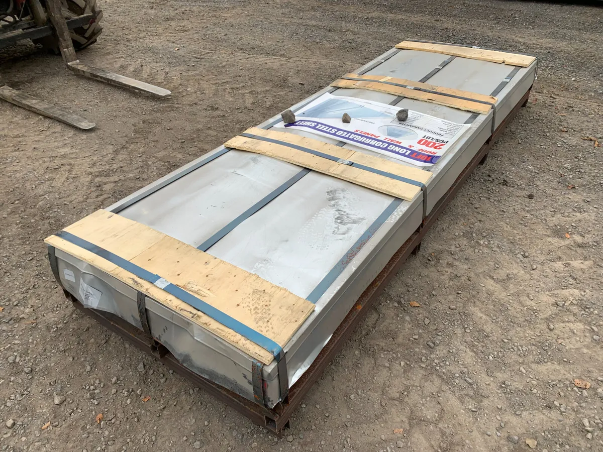 UNRESERVED 200 X 10FT CORRUGATED STEEL SHEETING - Image 3
