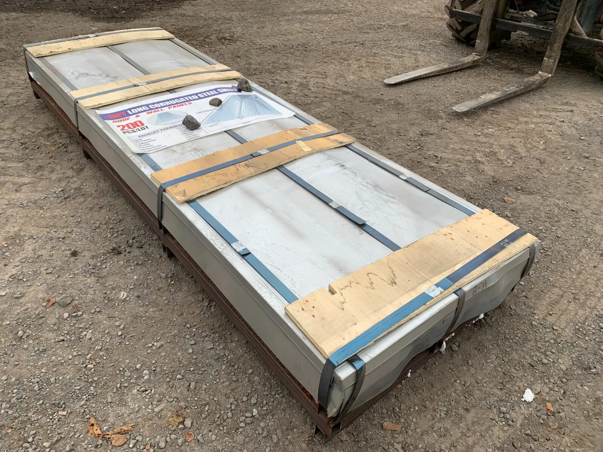 UNRESERVED 200 X 10FT CORRUGATED STEEL SHEETING - Image 4