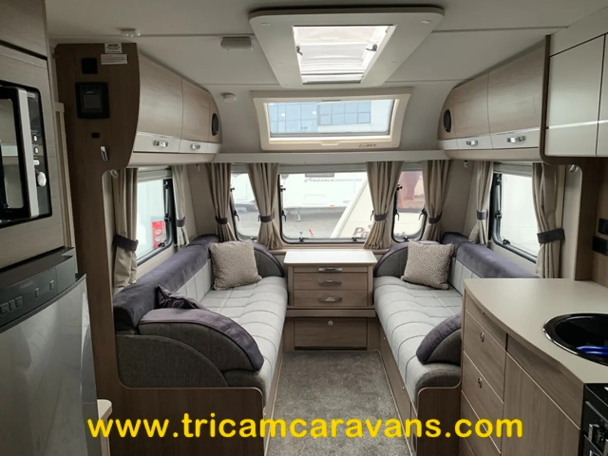 2020 Compass Kensington 860/4, 8' Wide, Island Bed - Image 2