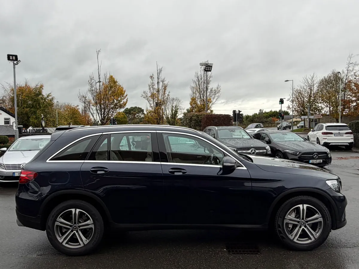 171 Mercedes-Benz GLC220D *LOW KILS* - Image 4