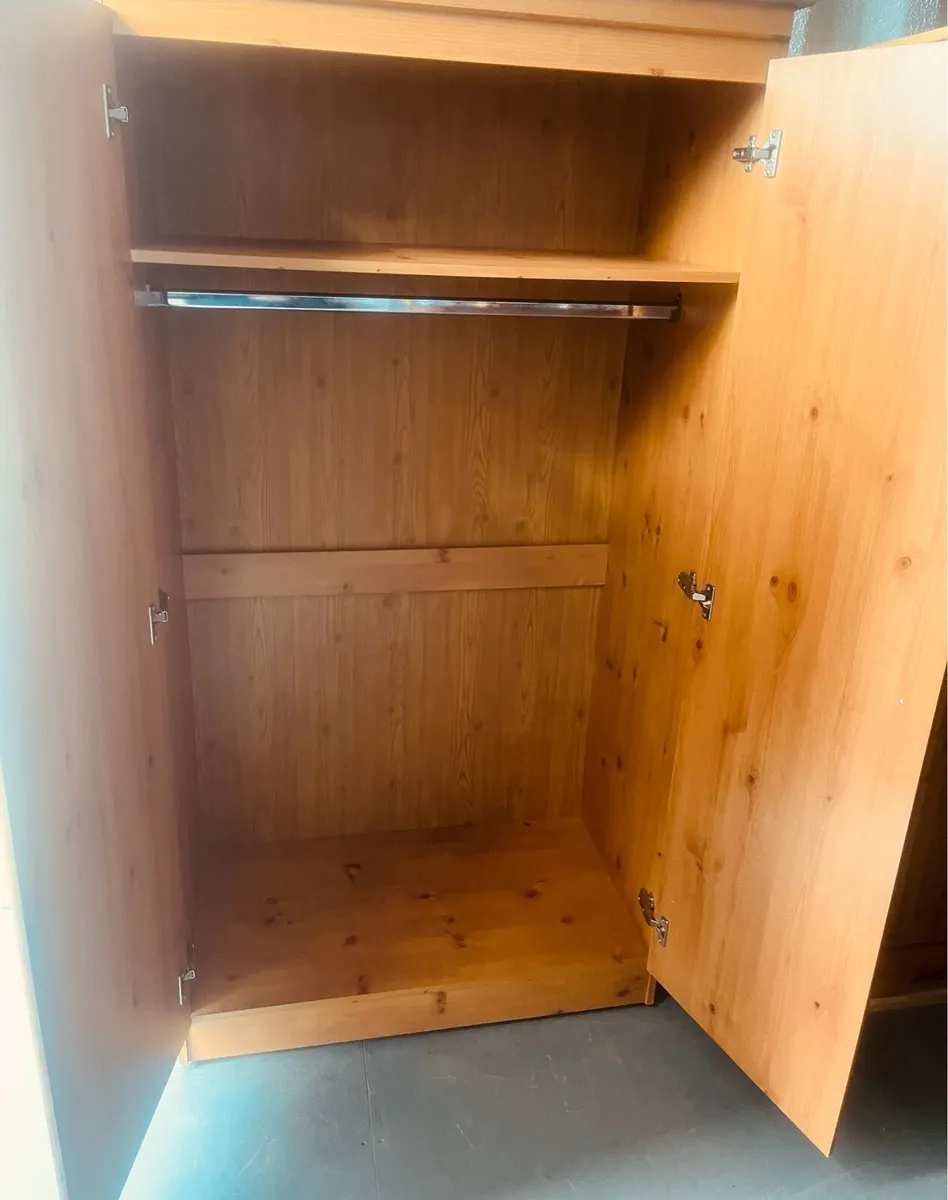 Wardrobe - Image 4