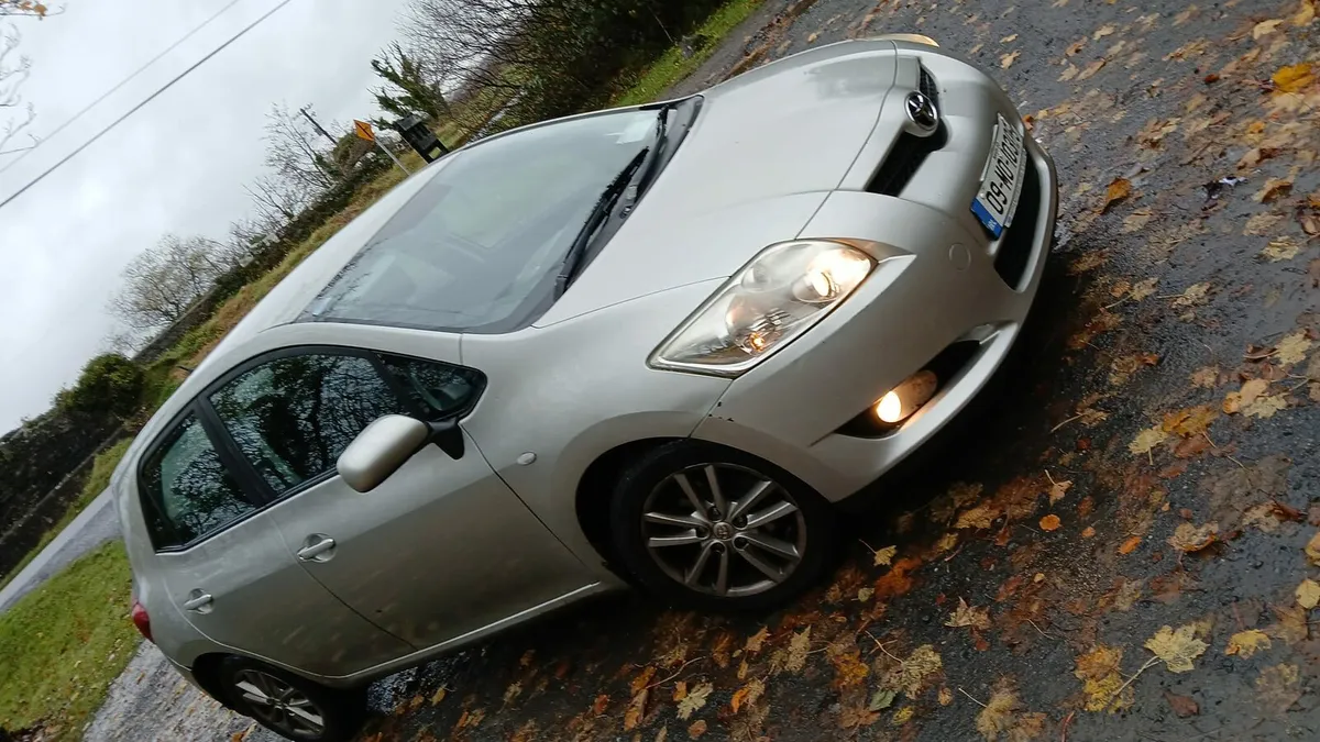 2009 Toyota Auris - Image 2