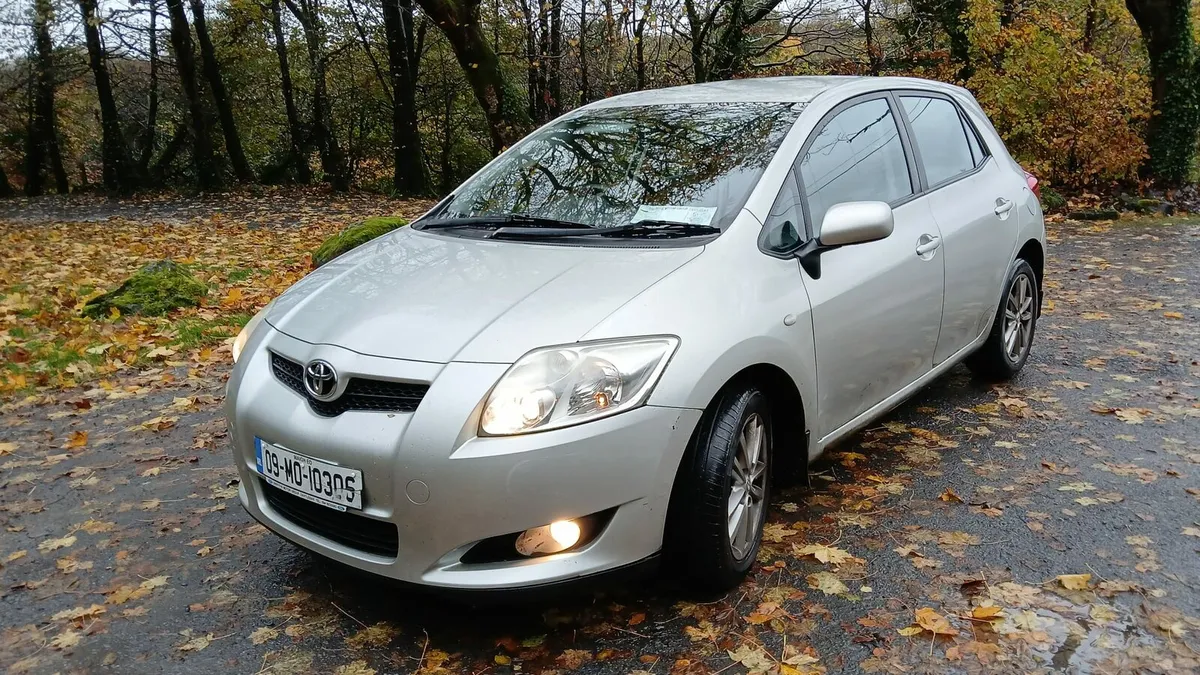 2009 Toyota Auris - Image 1