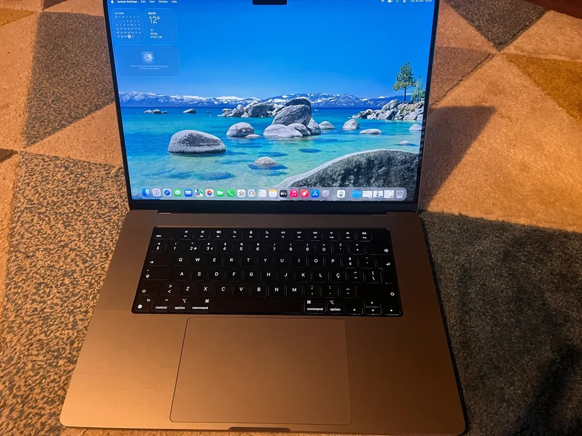 MacBook Pro M1 - Image 1