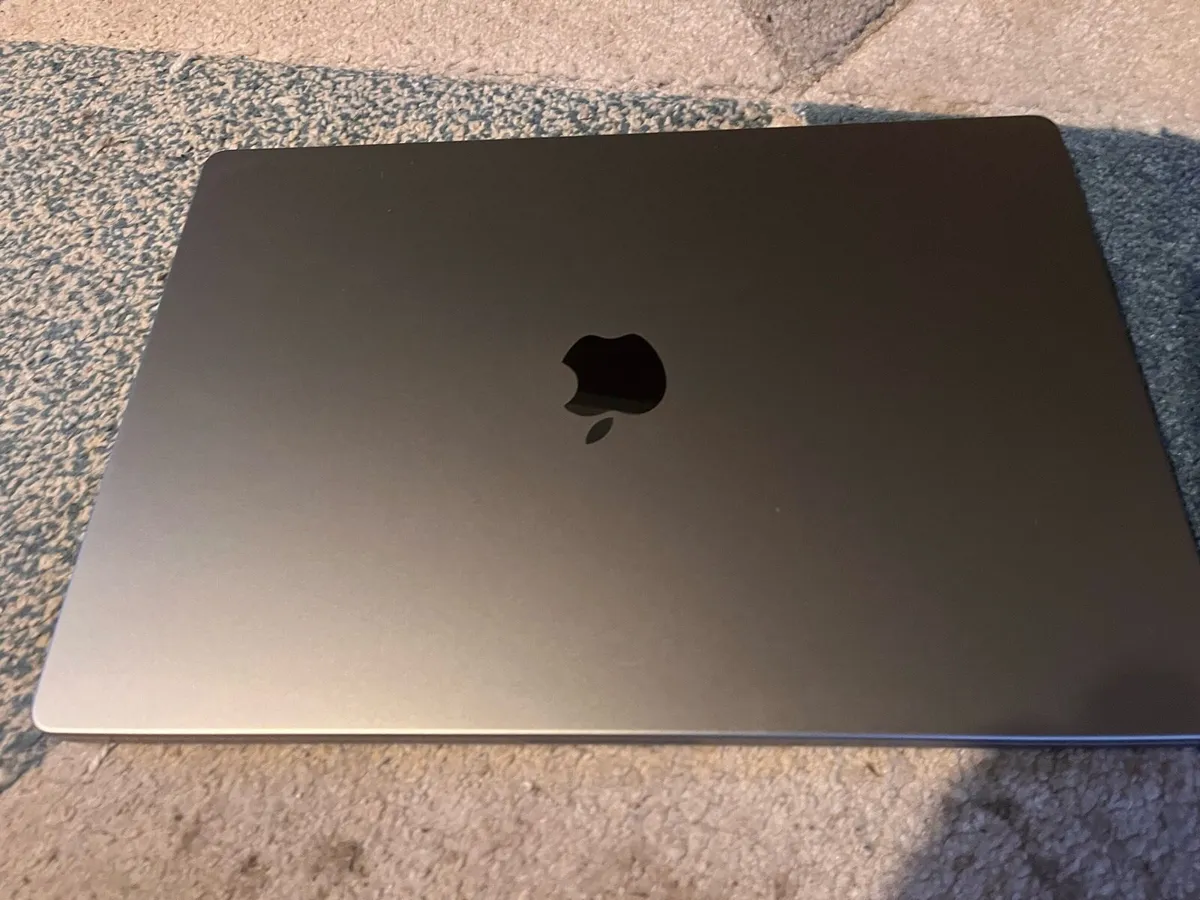 MacBook Pro M1 - Image 2