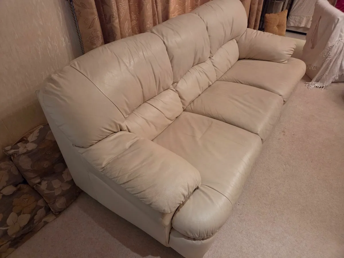 Classic quality ivory leather sofas - Image 2