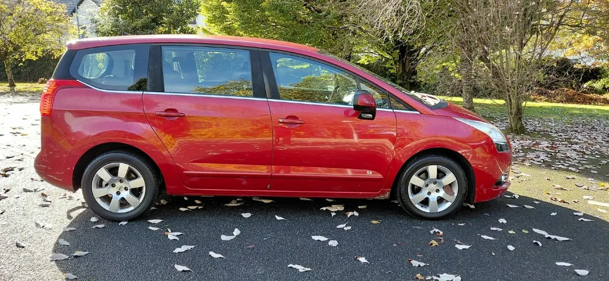 Peugeot 5008 2011 - Image 4