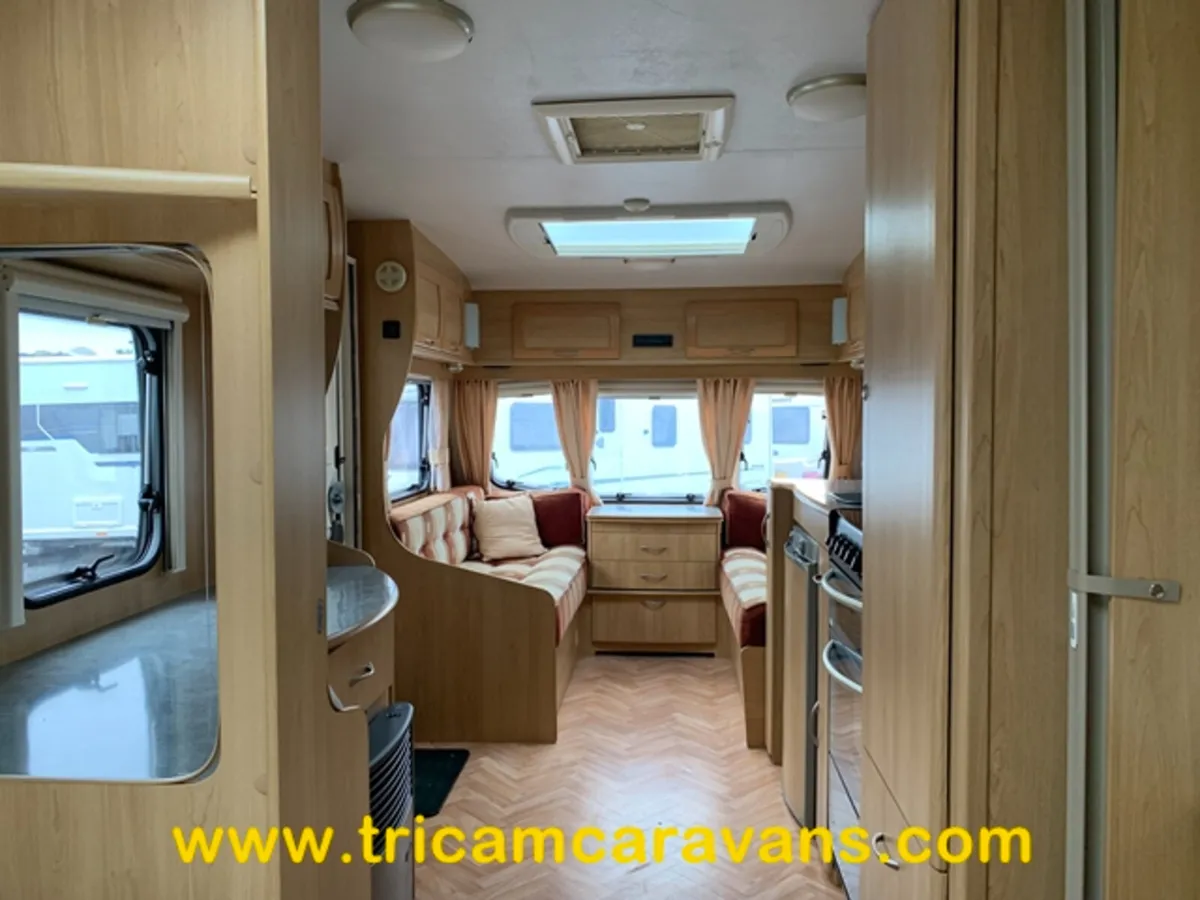 2006 Lunar Solaris SE1, Fixed End Bed 4 Berth - Image 2