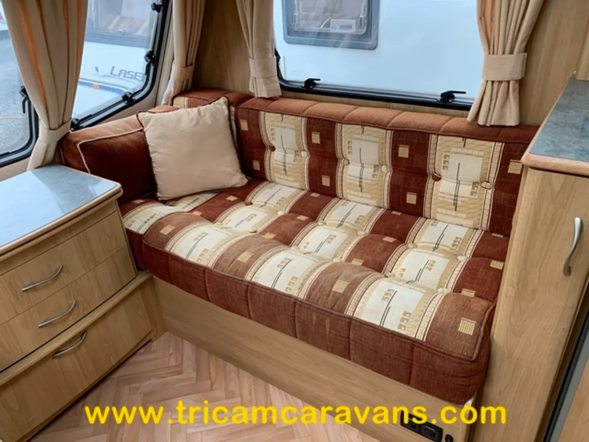 2006 Lunar Solaris SE1, Fixed End Bed 4 Berth - Image 4