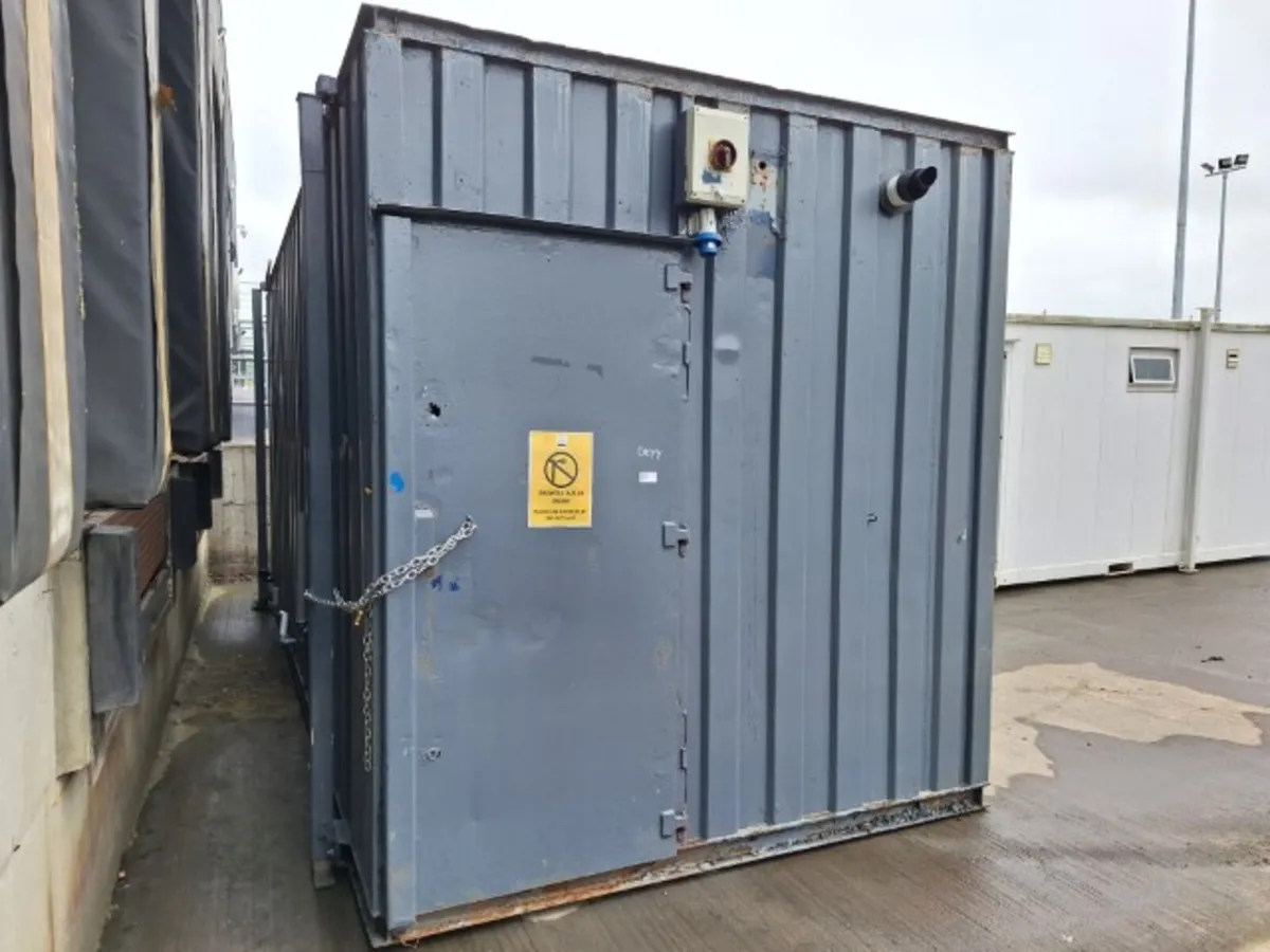Approx: 20ft x 8ft Shower Block For Auction - Image 2