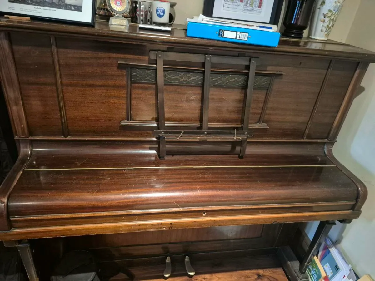Piano - Image 1