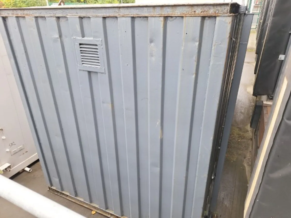Approx: 20ft x 8ft Shower Block For Auction - Image 3