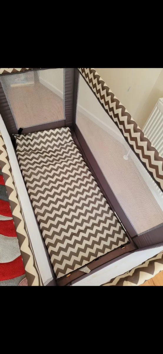 Travel cot Mamia playpen