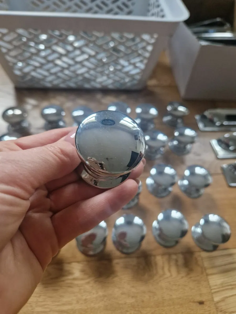 Cabinet door/ drawer handles - Image 3