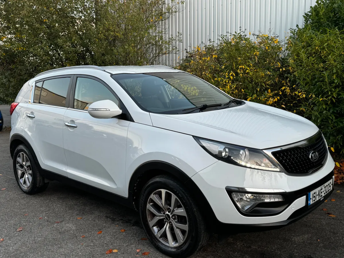 Kia Sportage 2015 LOW MILES Platinum - Image 2