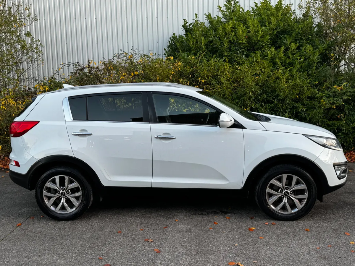 Kia Sportage 2015 LOW MILES Platinum - Image 3