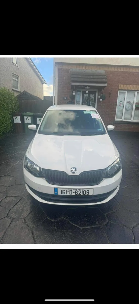 Skoda Fabia 2016 hatchback - Image 2
