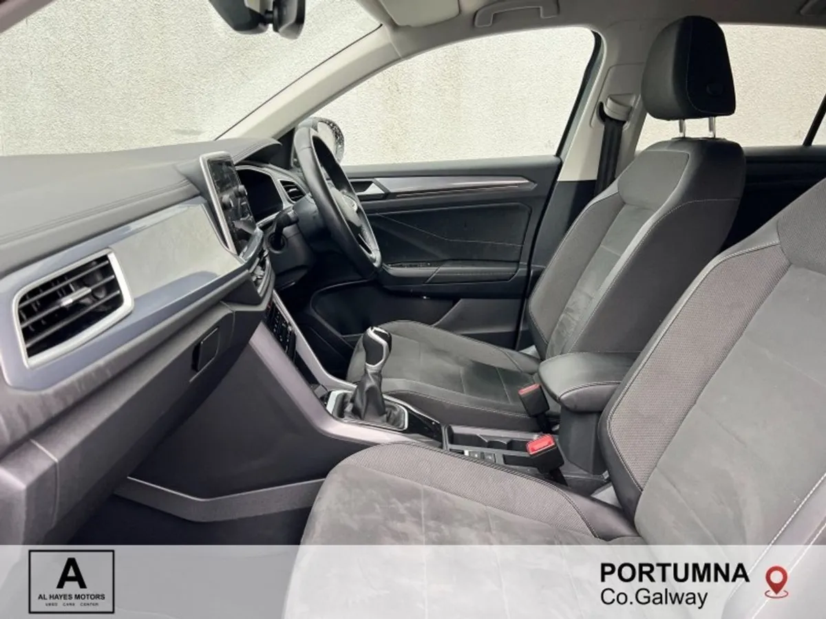 Volkswagen T-Roc 2023 Style 1.0 TSI 6speed 110BHP - Image 4